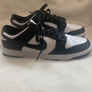 Nike Panda Dunks size 91/2 women. Order came and it’s too big. Brand new.